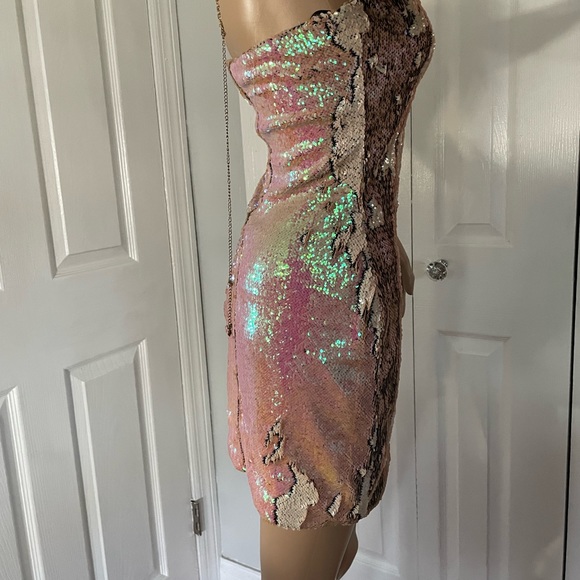 Sexy unique sequence,  holiday, dress for sure to get someone’s attention - Picture 3 of 12